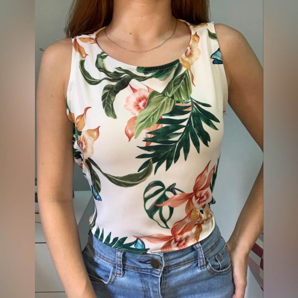Alk Glamour  Woman’s Top Cream and Green Size G